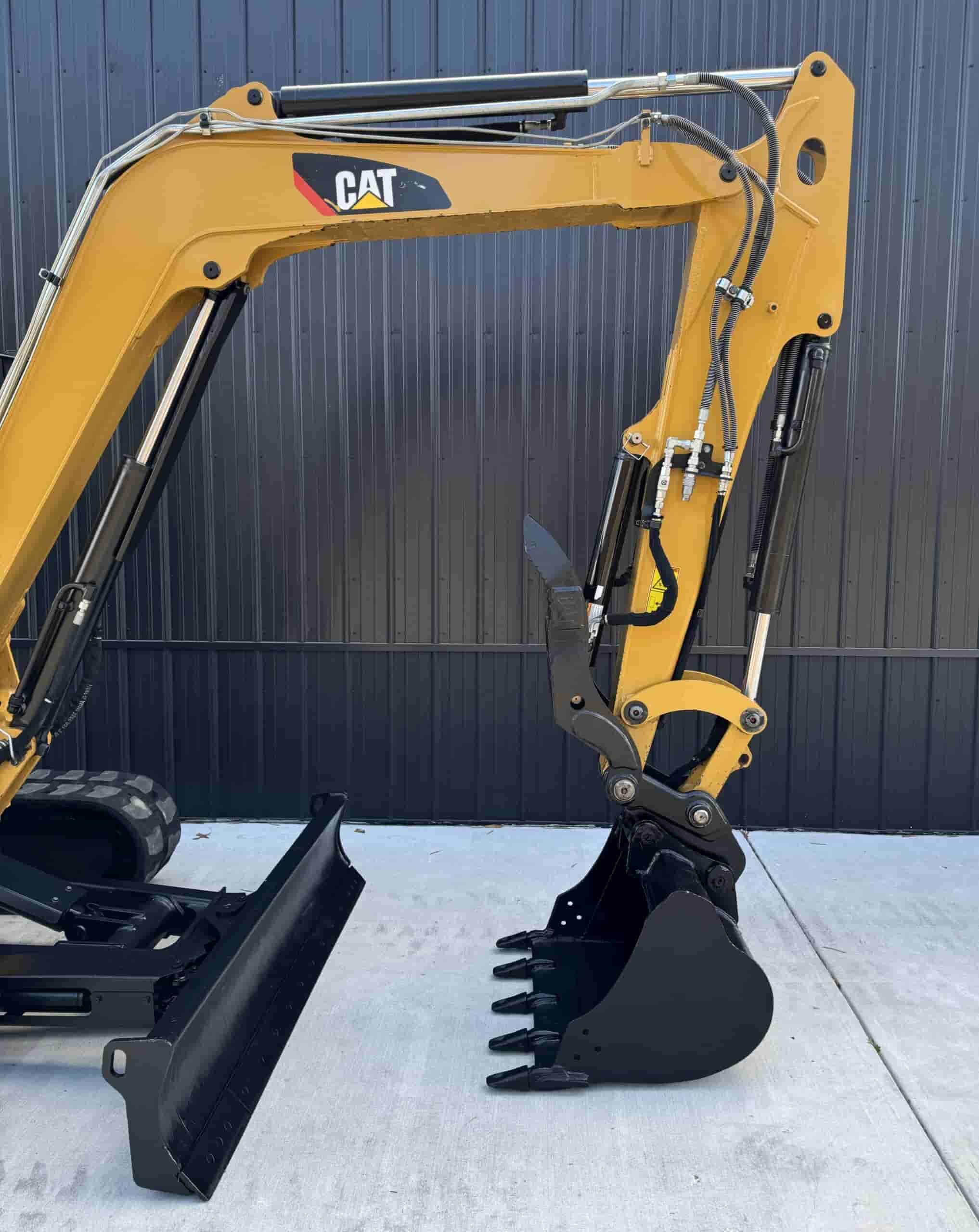 2019 CAT 305.5E2
